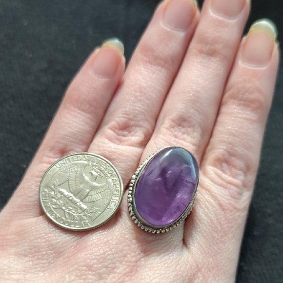Silver Plated Pastel Purple Amethyst Gemstone Oval Statement Ring - Size 9.5 - Picture 3 of 9
